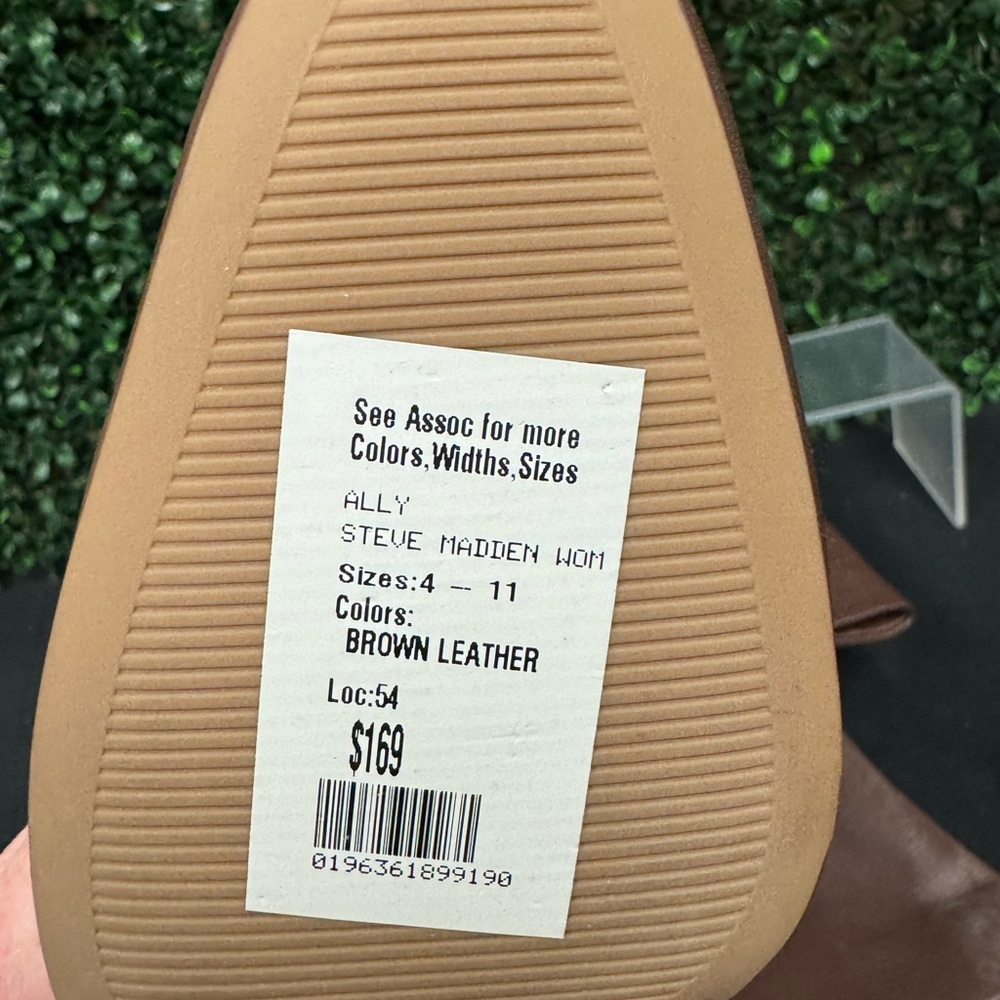 Steve Madden Ally Boots - W8 - Picture 8 of 9